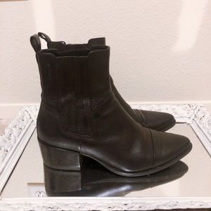 Vagabond Leather Chelsea Almond Toe Bootie
